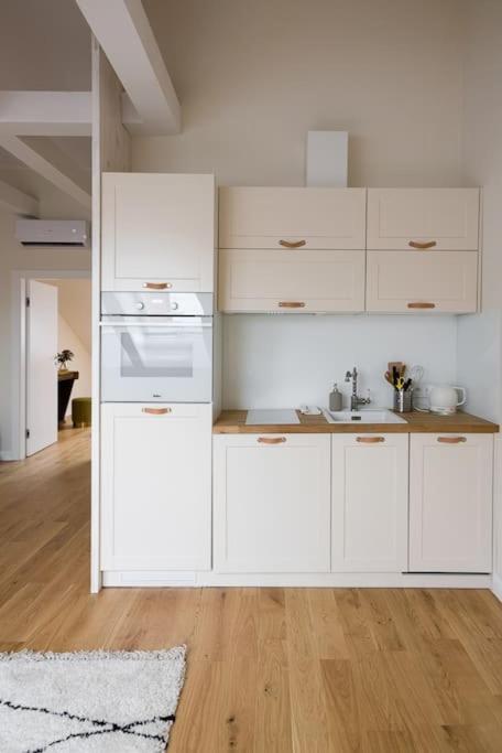 קרקוב Charming Apartment In Perfect Location מראה חיצוני תמונה