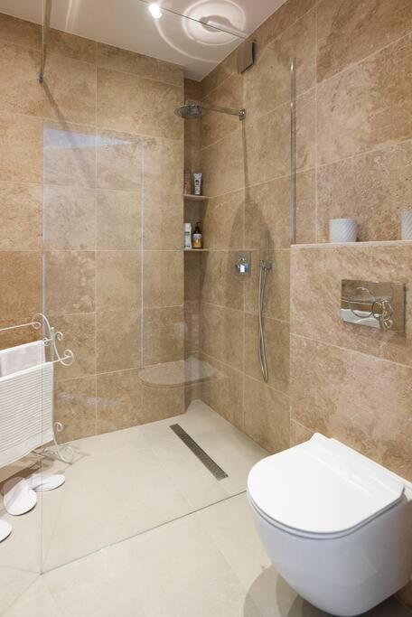 קרקוב Charming Apartment In Perfect Location מראה חיצוני תמונה
